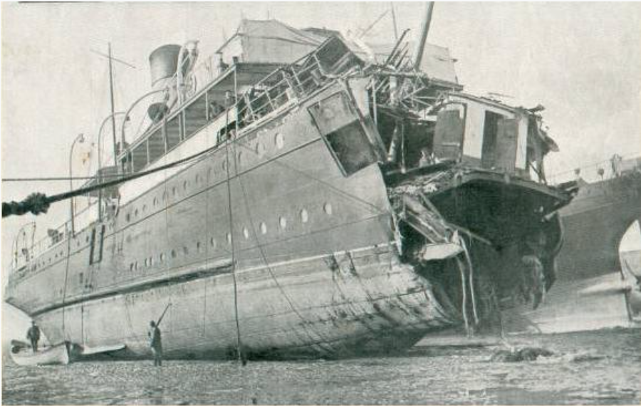 SS Sussex à Boulogne après avoir été torpillé en mai 2016